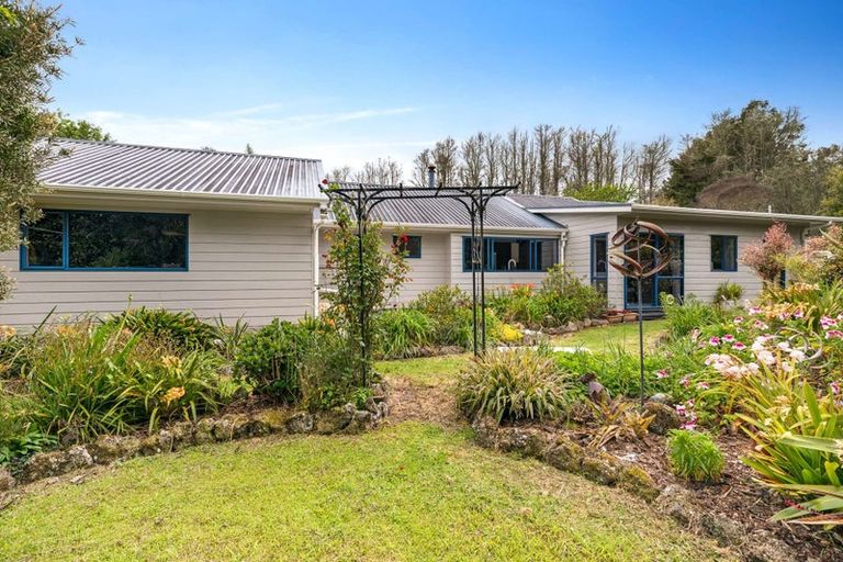 Photo of property in 1232 Pipiwai Road, Ruatangata West, Whangarei, 0176
