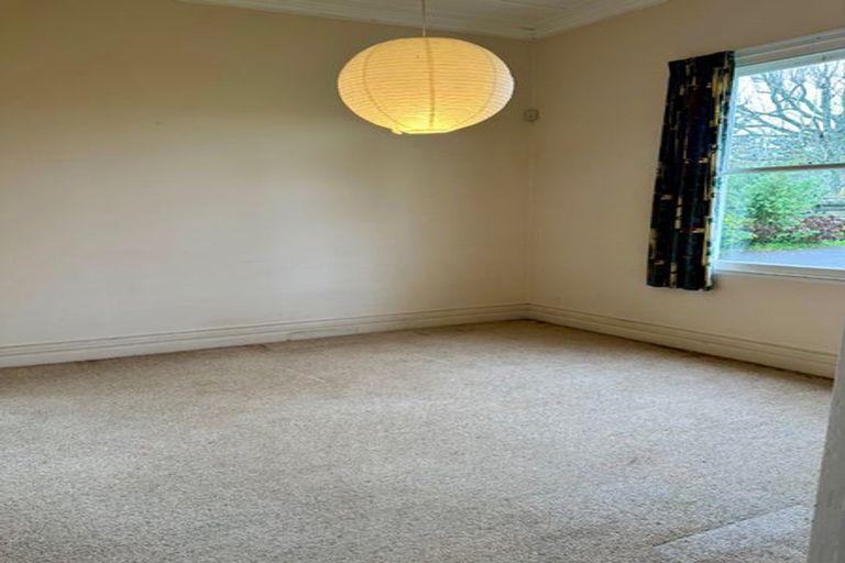 Photo of property in 120 Eskdale Road, Birkdale, Auckland, 0626