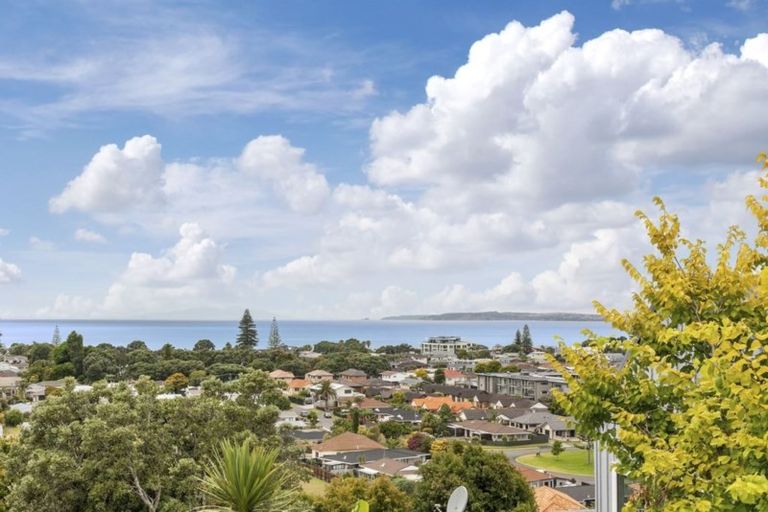 Photo of property in 11a Orewa Heights Crescent, Orewa, 0931