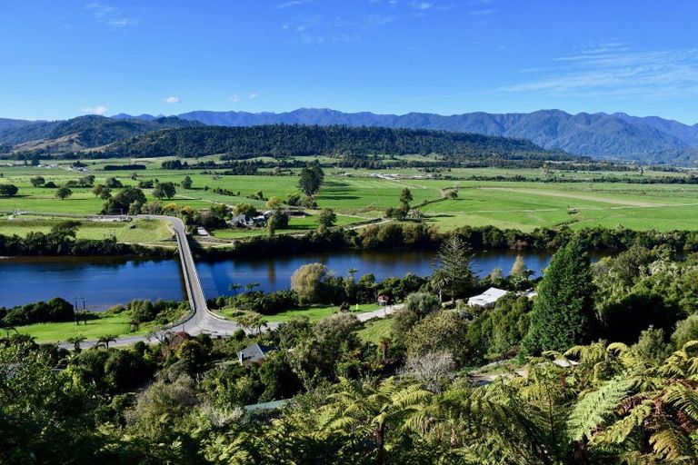 Photo of property in 6 Arapito Road, Karamea, 7893