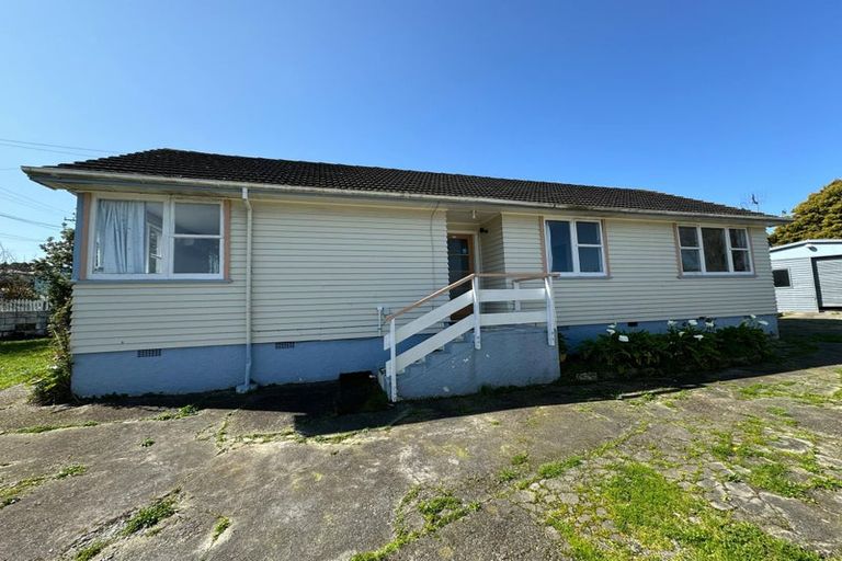 Photo of property in 72 Castor Crescent, Cannons Creek, Porirua, 5024