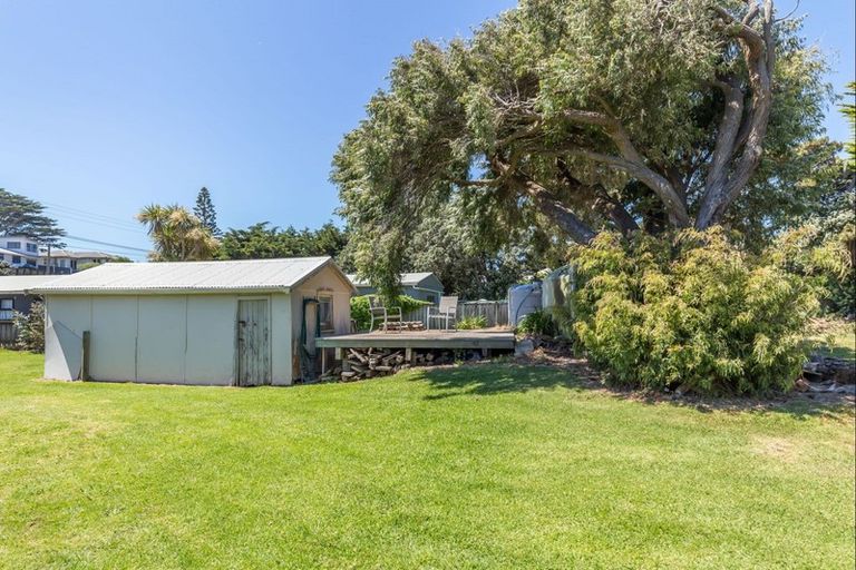 Photo of property in 657 Waitarere Beach Road, Waitarere Beach, Levin, 5510