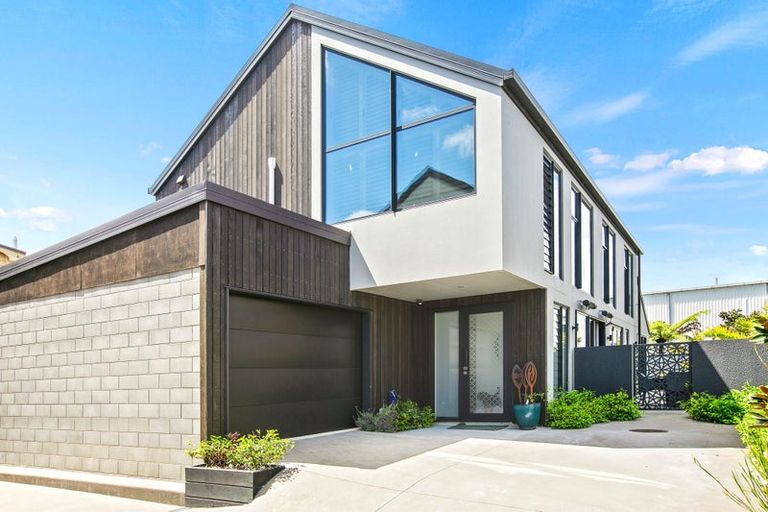 Photo of property in 58b Buller Street, New Plymouth, 4312