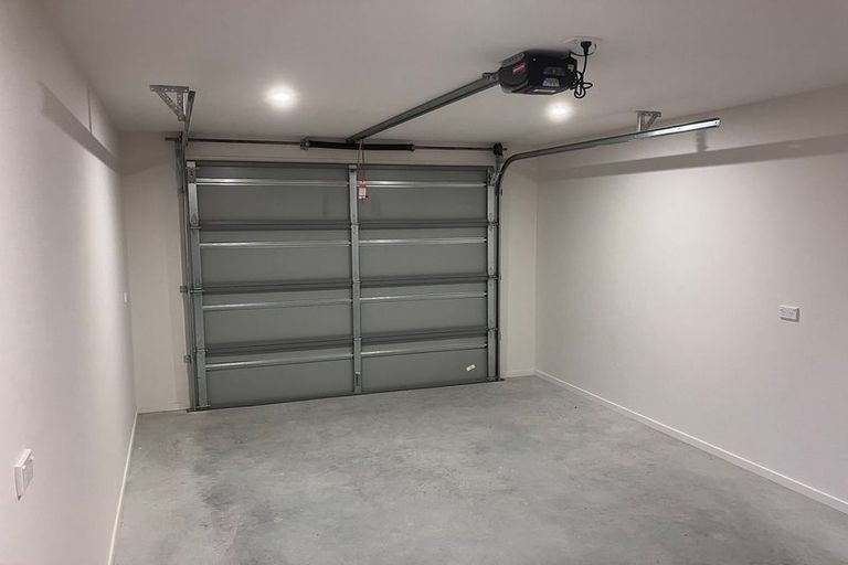 Photo of property in 44 Doug Ledgerwood Drive, Wanaka, 9305