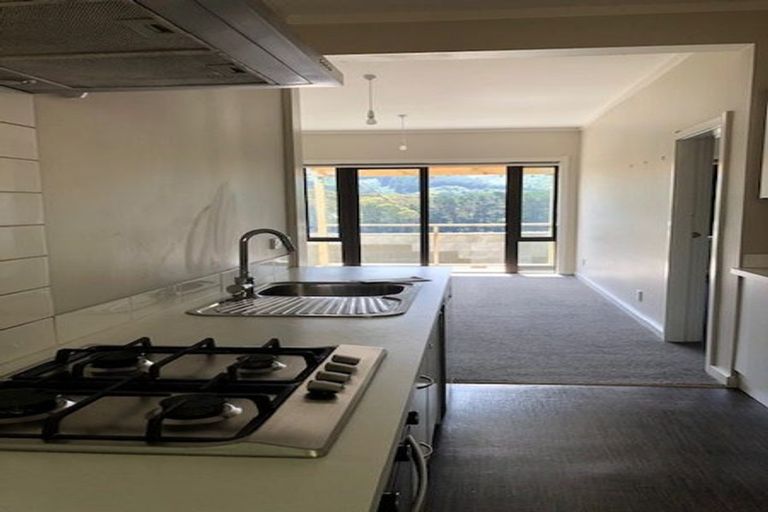 Photo of property in 124 Curtis Street, Northland, Wellington, 6012