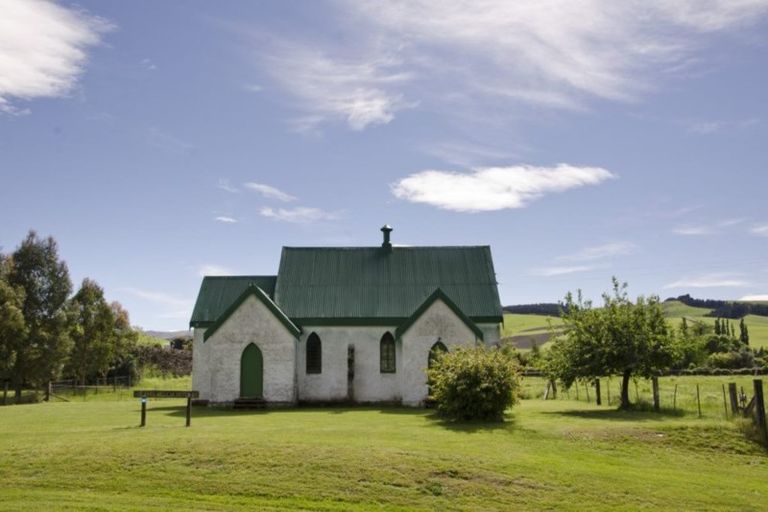 Photo of property in Ex St Johns Church, 1605 Teviot Road, Millers Flat, Roxburgh, 9572