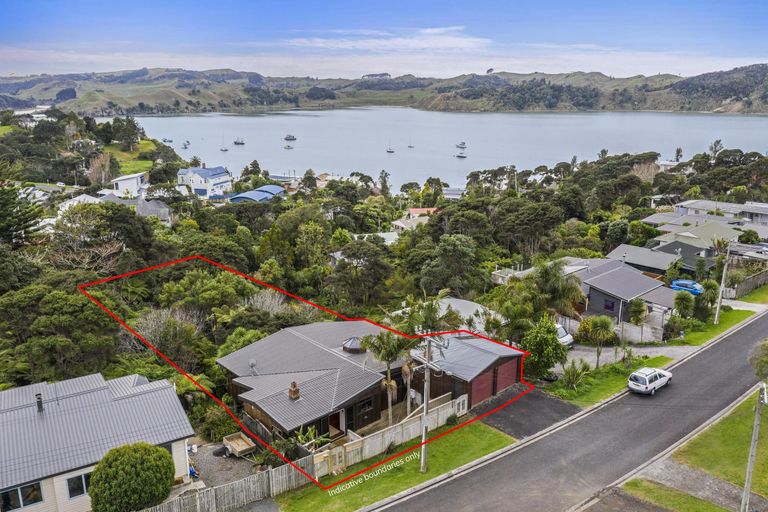 Photo of property in 4 Bay View Road, Raglan, 3225