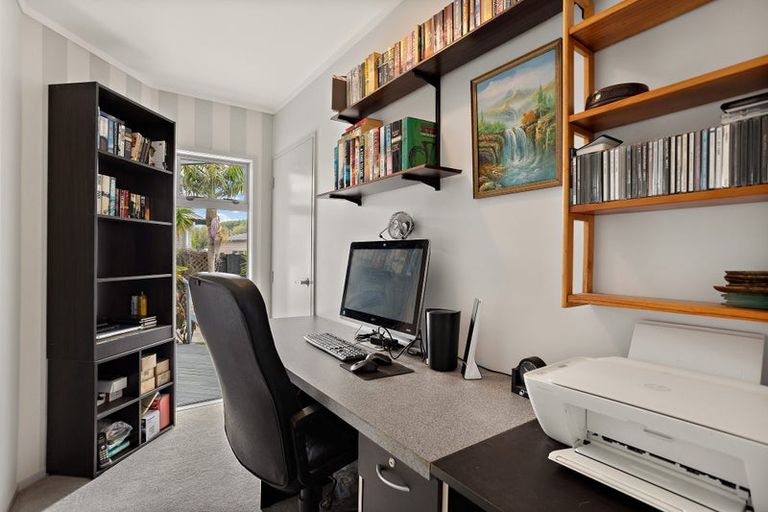 Photo of property in 12 Redwings Close, Whitianga, 3510