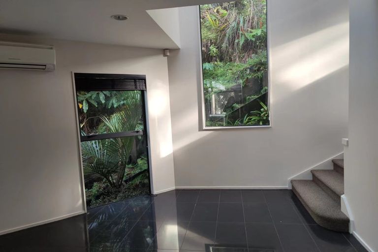 Photo of property in 35 Park Road, Titirangi, Auckland, 0604