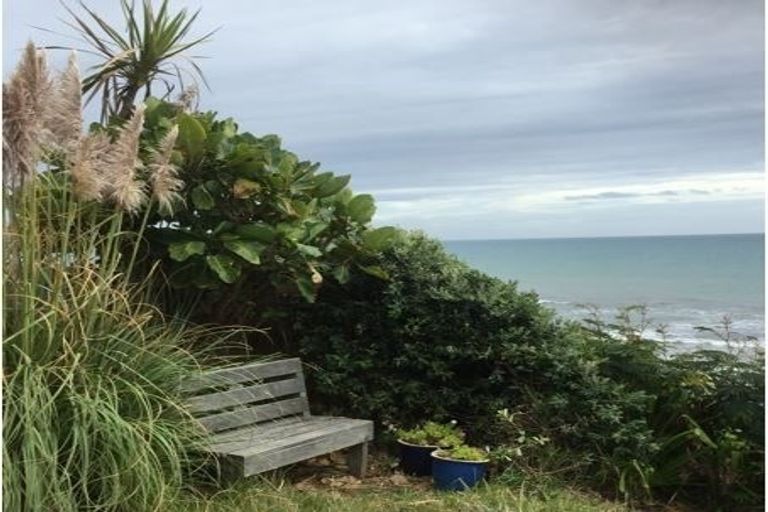 Photo of property in 60 Ames Street, Paekakariki, 5034