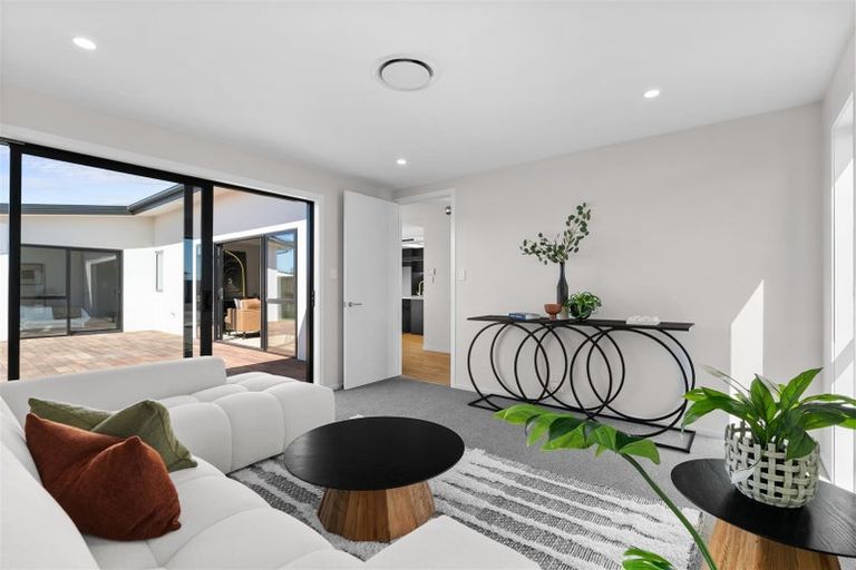 Photo of property in 21 Coach Way, Rolleston, 7614