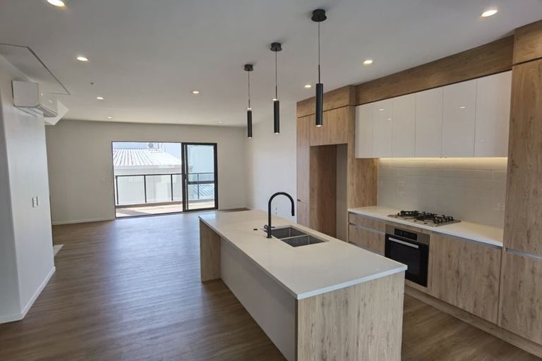 Photo of property in 12 Mina Way, Browns Bay, Auckland, 0630