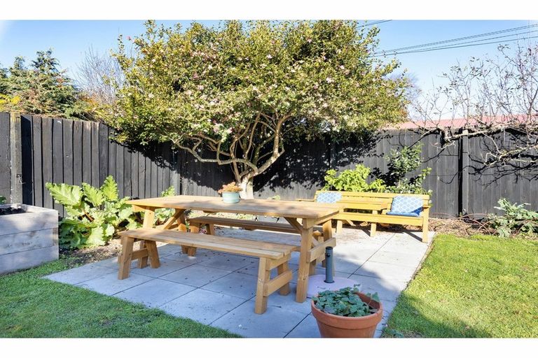 Photo of property in 257 Fifield Terrace, Opawa, Christchurch, 8023