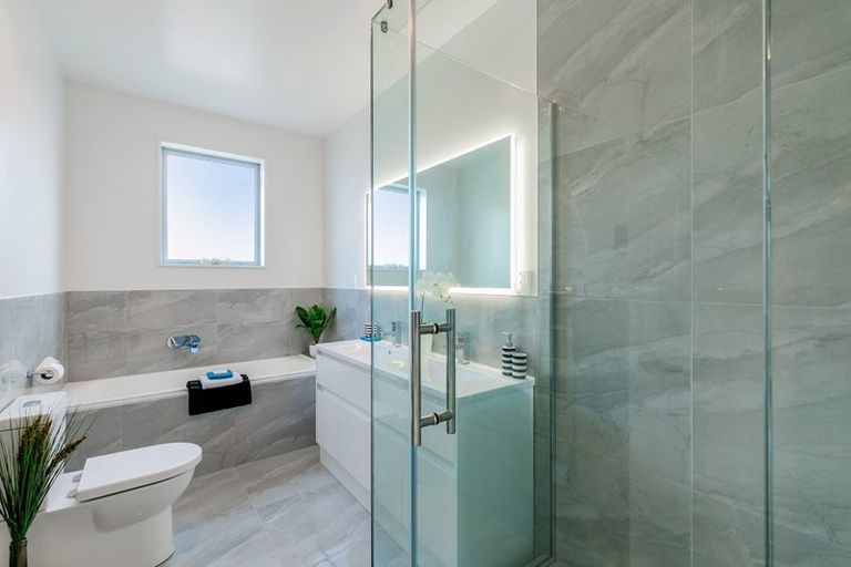 Photo of property in 42 Schoolside Road, Kumeu, 0810