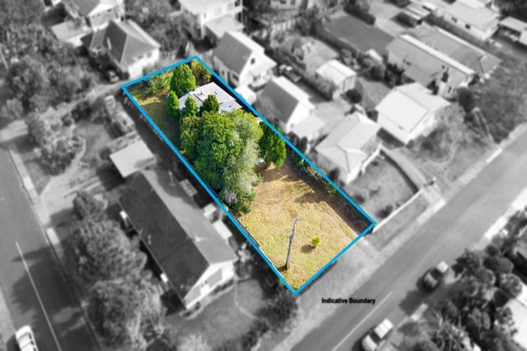 Photo of property in 4 Dawnhaven Drive, Te Atatu Peninsula, Auckland, 0610