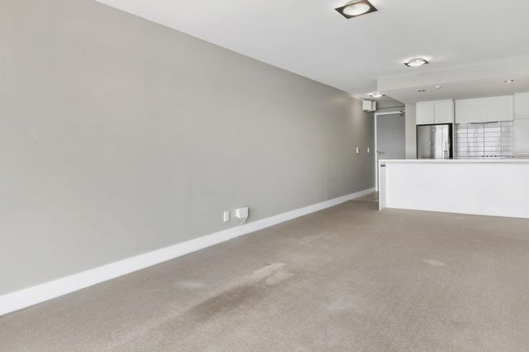 Photo of property in The Capital, 11/370 Oriental Parade, Oriental Bay, Wellington, 6011