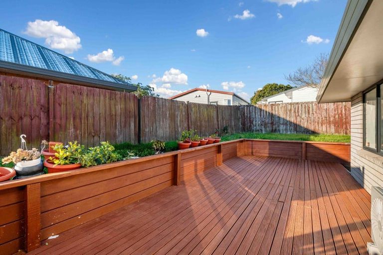 Photo of property in 2/19 Wai Iti Place, Clendon Park, Auckland, 2103