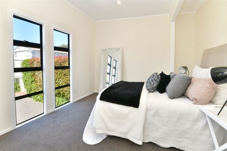 Photo of property in 1376 Whangaparaoa Road, Army Bay, Whangaparaoa, 0930