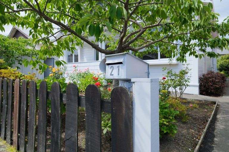 Photo of property in 21 West Avenue, Saint Clair, Dunedin, 9012