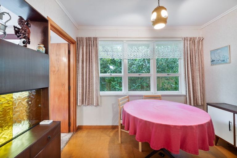 Photo of property in 2/160 Henderson Valley Road, Henderson, Auckland, 0612
