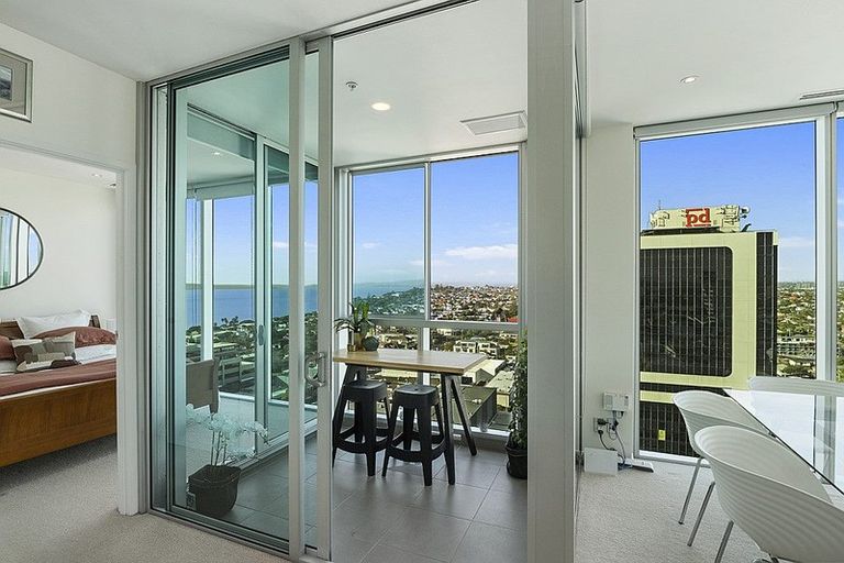 Photo of property in Sentinel Apartments, 1403/3 Northcroft Street, Takapuna, Auckland, 0622
