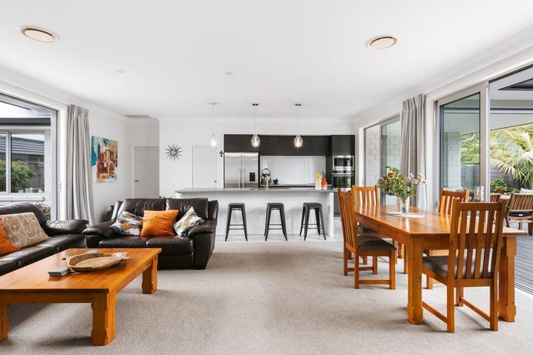 Photo of property in 13 Shoreview Close, Omokoroa, 3114