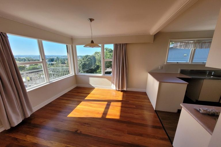 Photo of property in 12 Ruawai Road, Mount Wellington, Auckland, 1060