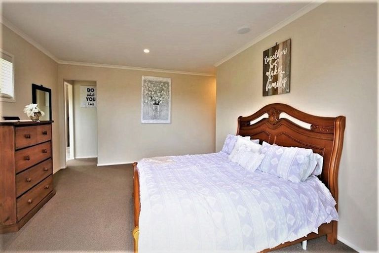 Photo of property in 35 Bayview Park Lane, Orewa, 0931