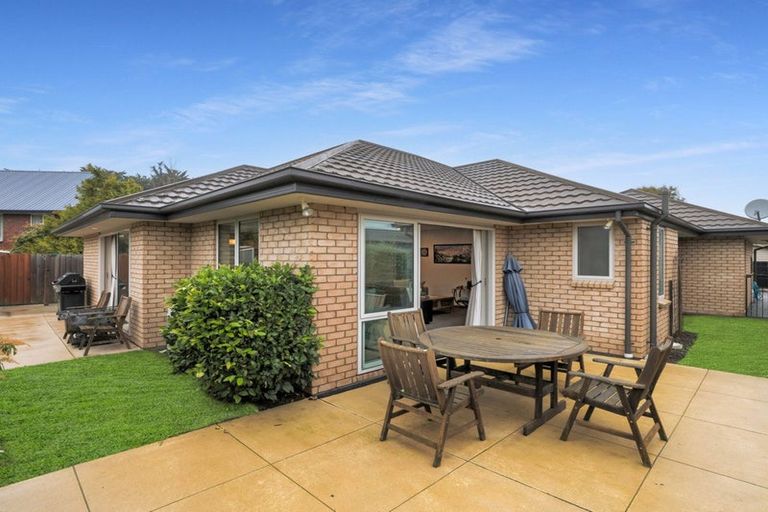 Photo of property in 16d Waitikiri Drive, Parklands, Christchurch, 8083