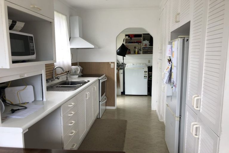 Photo of property in 10 Ewbank Place, Manurewa, Auckland, 2102