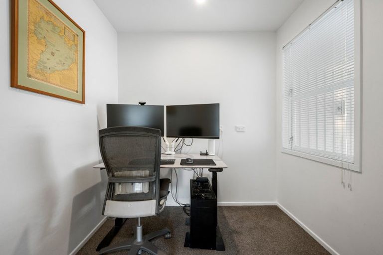 Photo of property in 50 Churton Drive, Churton Park, Wellington, 6037