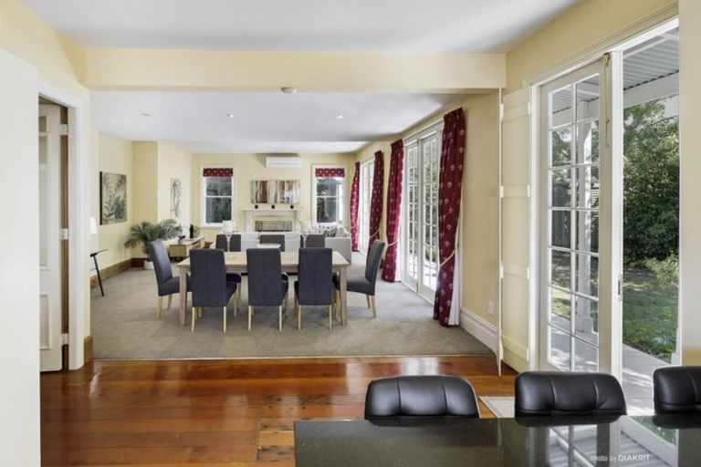 Photo of property in 10 Harriett Street, Thorndon, Wellington, 6011