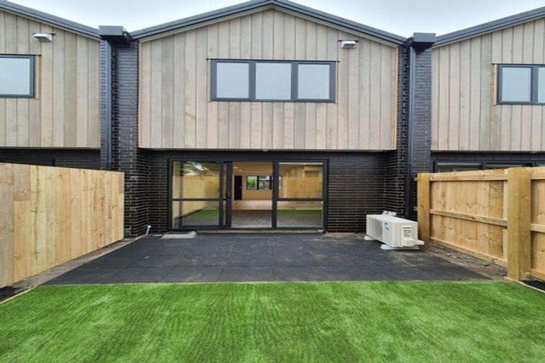 Photo of property in 6/63 Taikata Road, Te Atatu Peninsula, Auckland, 0610