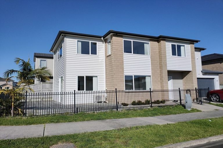 Photo of property in 75 Rosewell Crescent, Flat Bush, Auckland, 2019