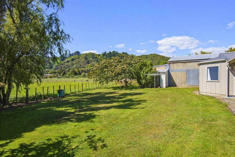 Photo of property in 63 South Manakau Road, Manakau, Otaki, 5583