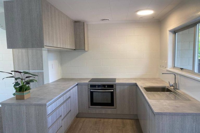 Photo of property in 5a Mckenzie Road, Mangere Bridge, Auckland, 2022