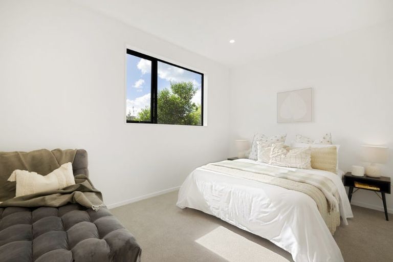 Photo of property in 8a Serrata Place, Browns Bay, Auckland, 0630