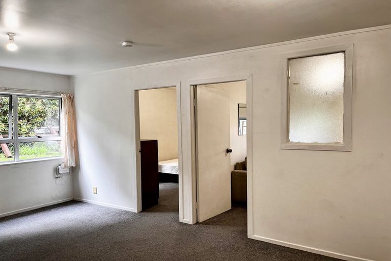 Photo of property in 1/44 Roberts Road, Glenfield, Auckland, 0629