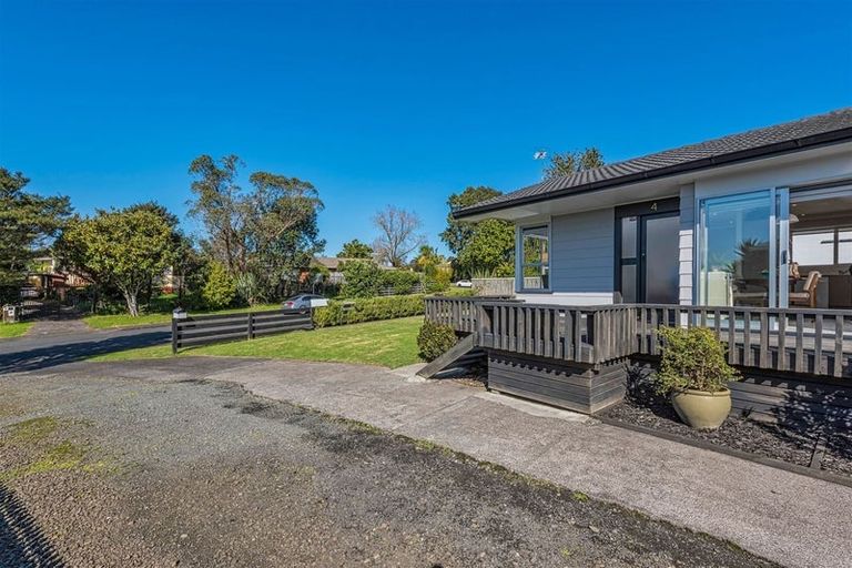 Photo of property in 4 Pipitea Place, Massey, Auckland, 0614