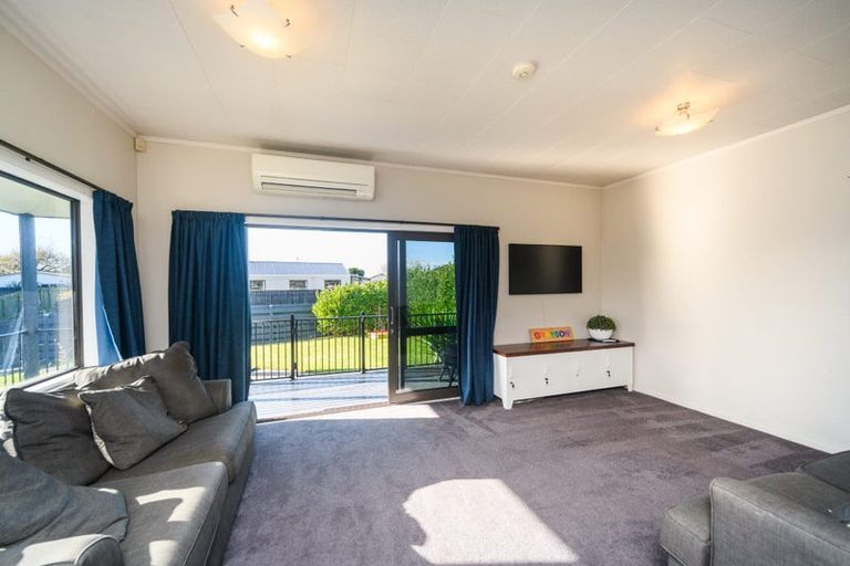 Photo of property in 6 Willowstream Grove, Cloverlea, Palmerston North, 4412