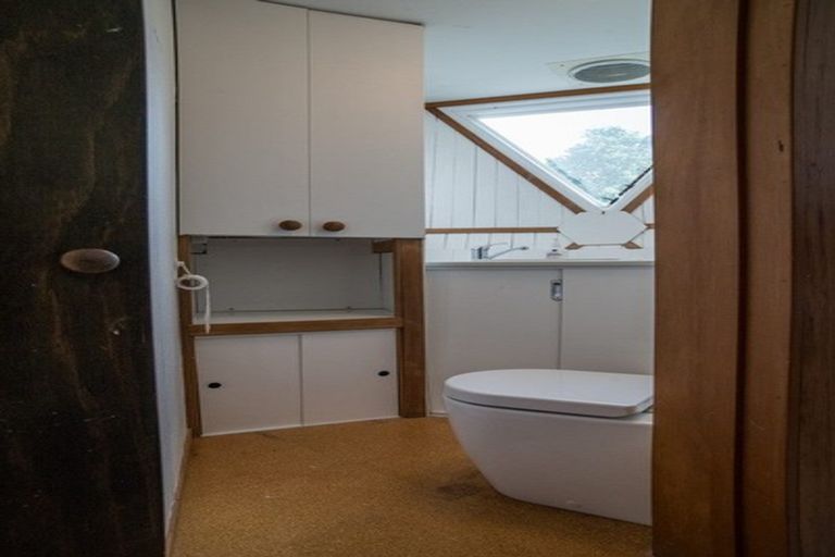 Photo of property in 49 Chatham Avenue, Paremoremo, Auckland, 0632