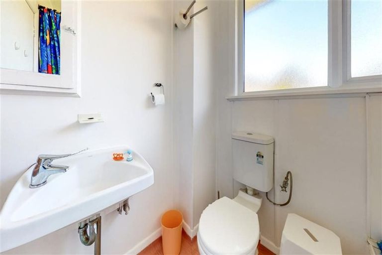 Photo of property in 89 Tremewan Street, Tawa, Wellington, 5028