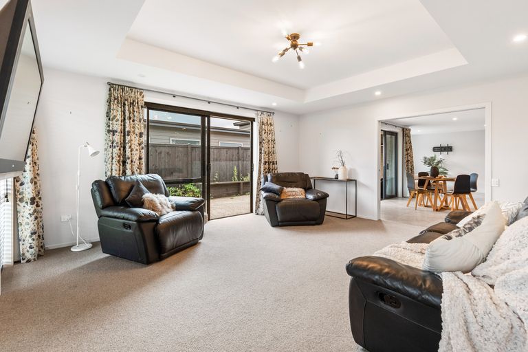 Photo of property in 16 Carrick Place, Mosgiel, 9024