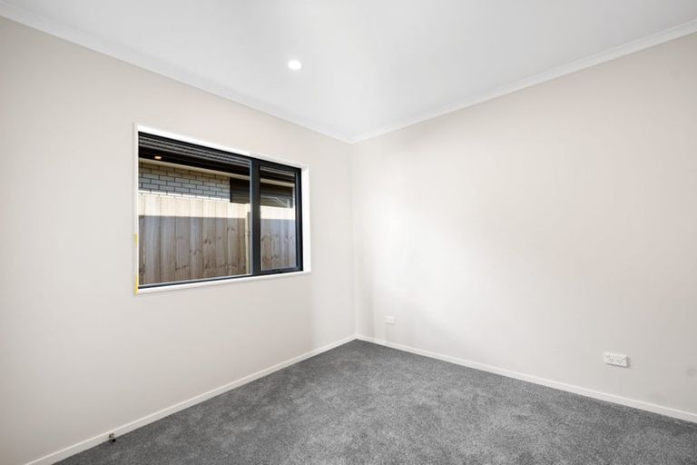 Photo of property in 1/1 Mitcham Avenue, Forest Lake, Hamilton, 3200