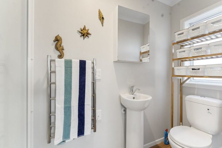 Photo of property in 39 Seagrass Place, Otaki Beach, Otaki, 5512