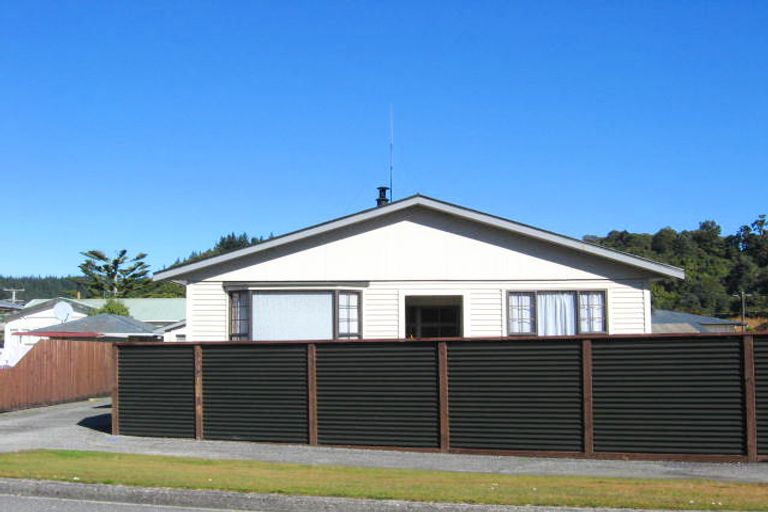 Photo of property in 90 Marsden Road, Greymouth, 7805