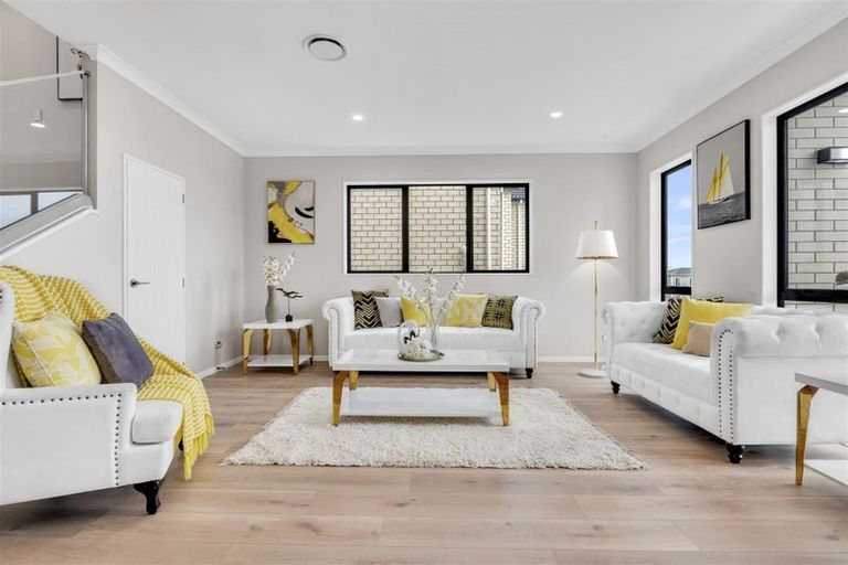 Photo of property in 5 Elevation Street, Flat Bush, Auckland, 2019