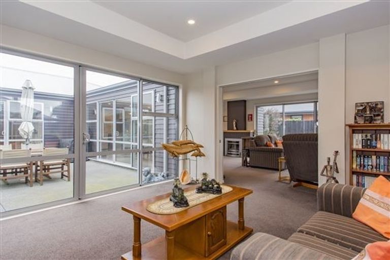 Photo of property in 28 Burbank Drive, Aidanfield, Christchurch, 8025