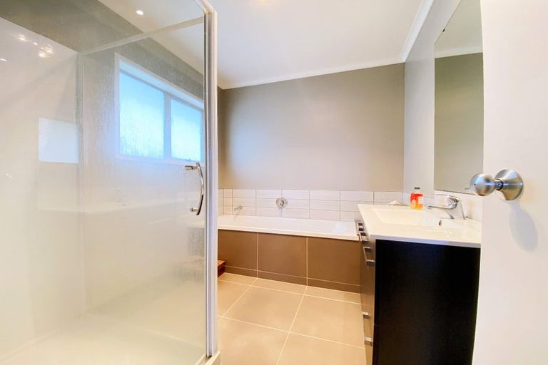 Photo of property in 66 Fairview Avenue, Fairview Heights, Auckland, 0632