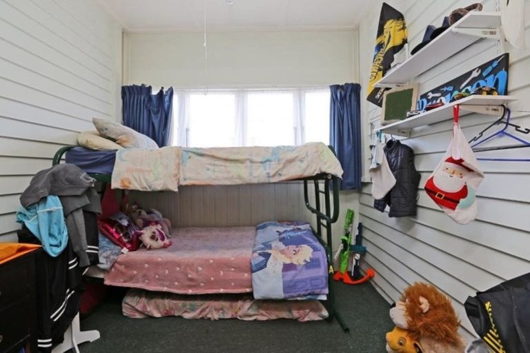 Photo of property in 214 Lascelles Street, Saint Leonards, Hastings, 4120